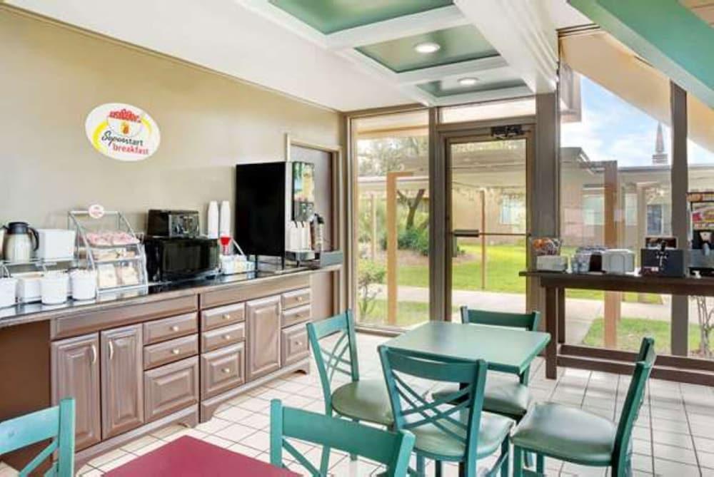 Super 8 By Wyndham St. Augustine Motel Екстериор снимка